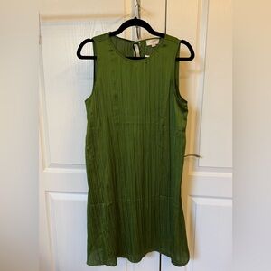 LOFT Outlet Green Sleeveless Pleated Shift Dress